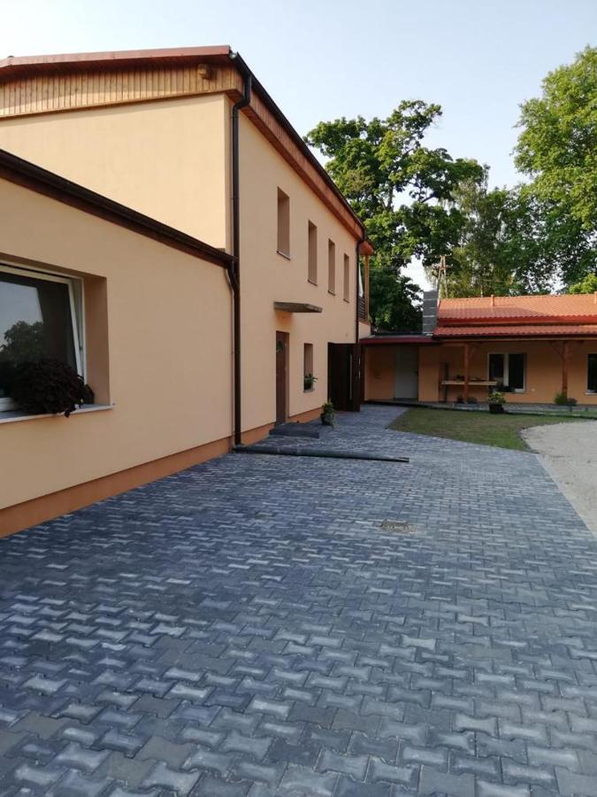 Bed and Breakfast Uroczysko Olesnica Ходзєж Екстер'єр фото