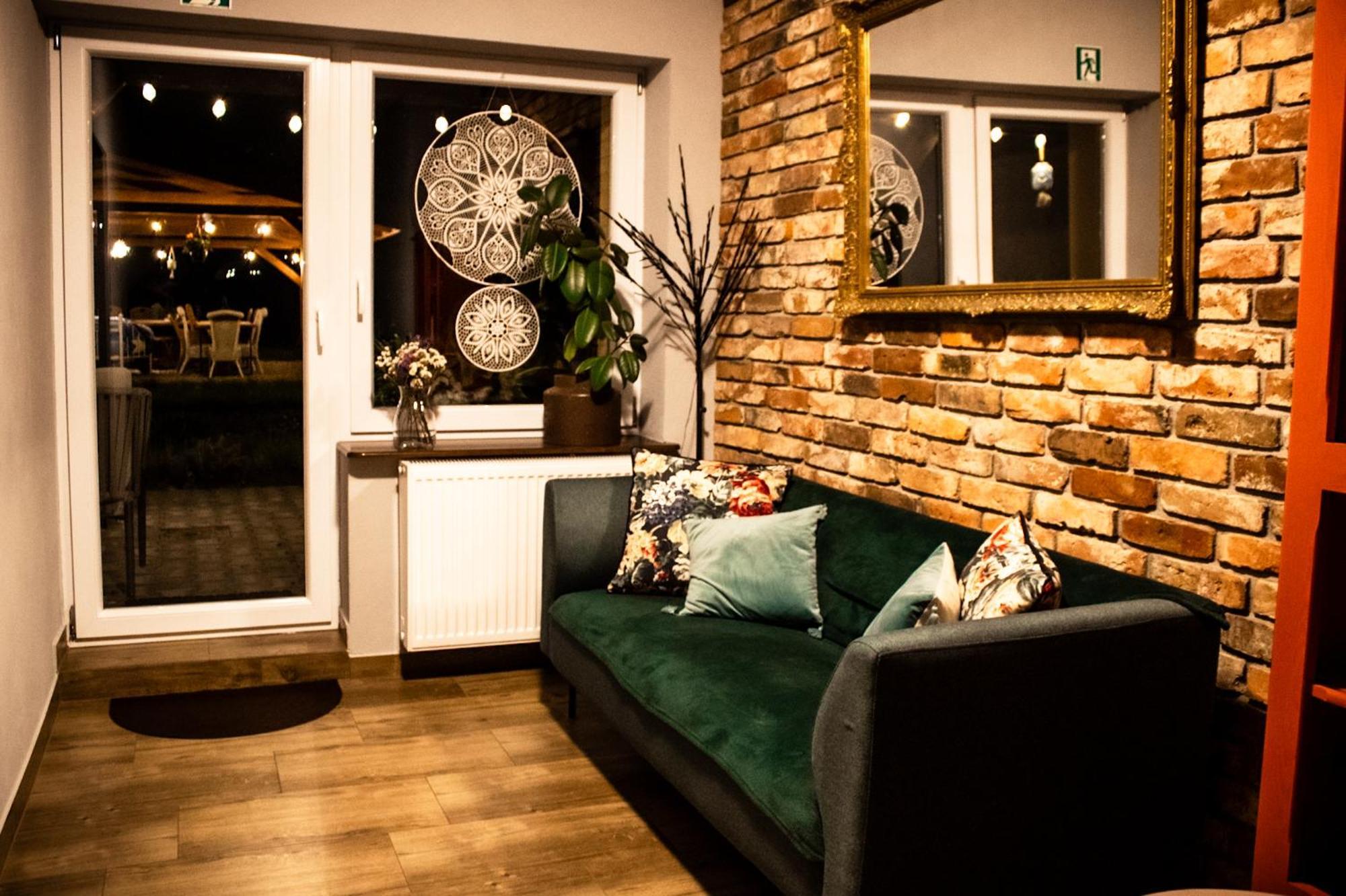Bed and Breakfast Uroczysko Olesnica Ходзєж Екстер'єр фото