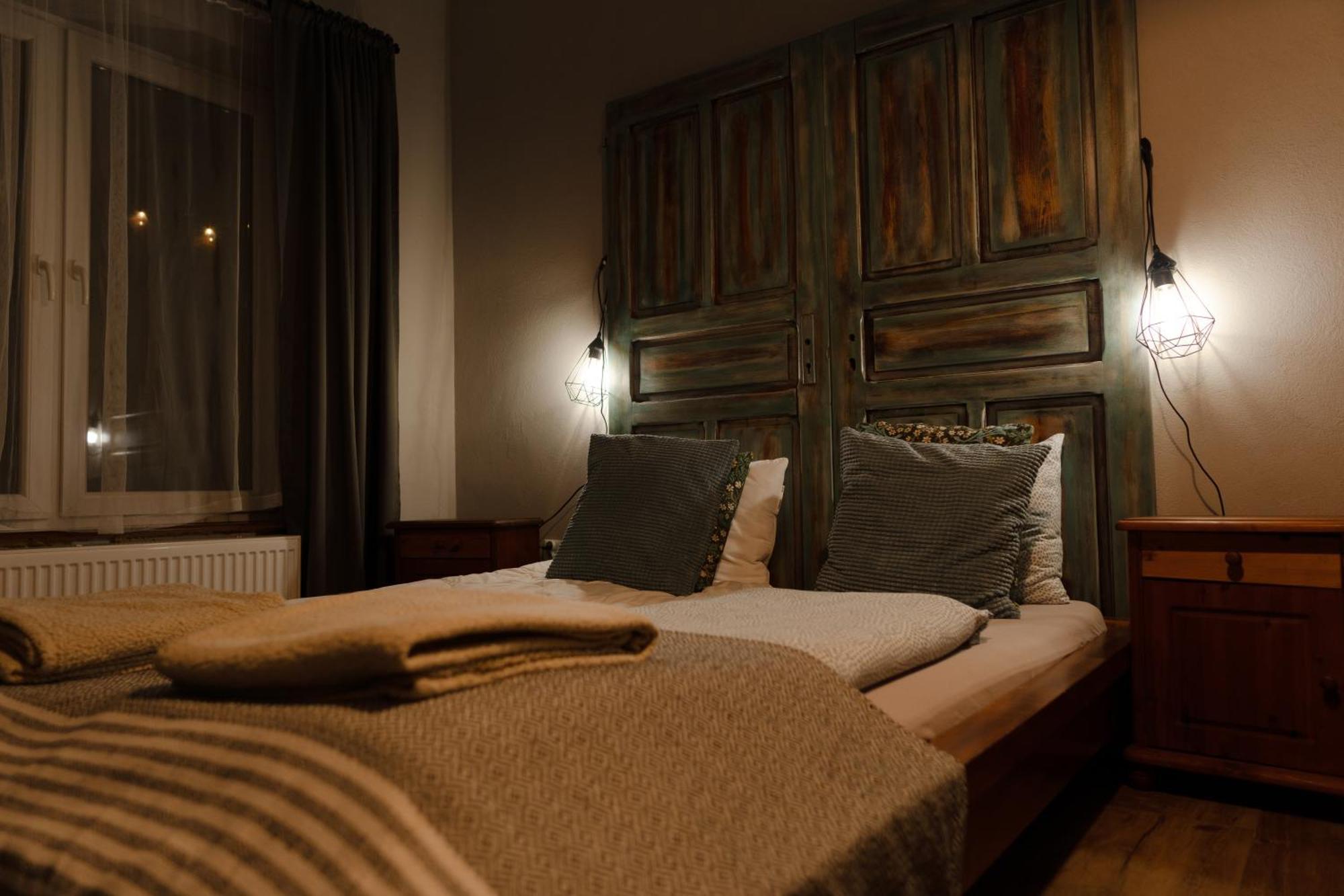 Bed and Breakfast Uroczysko Olesnica Ходзєж Номер фото